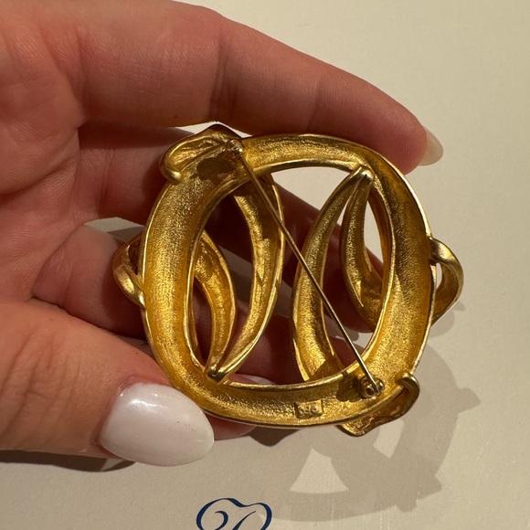 Vintage Fernando Originals gold tone abstract wreath brooch pin - Picture 2 of 13